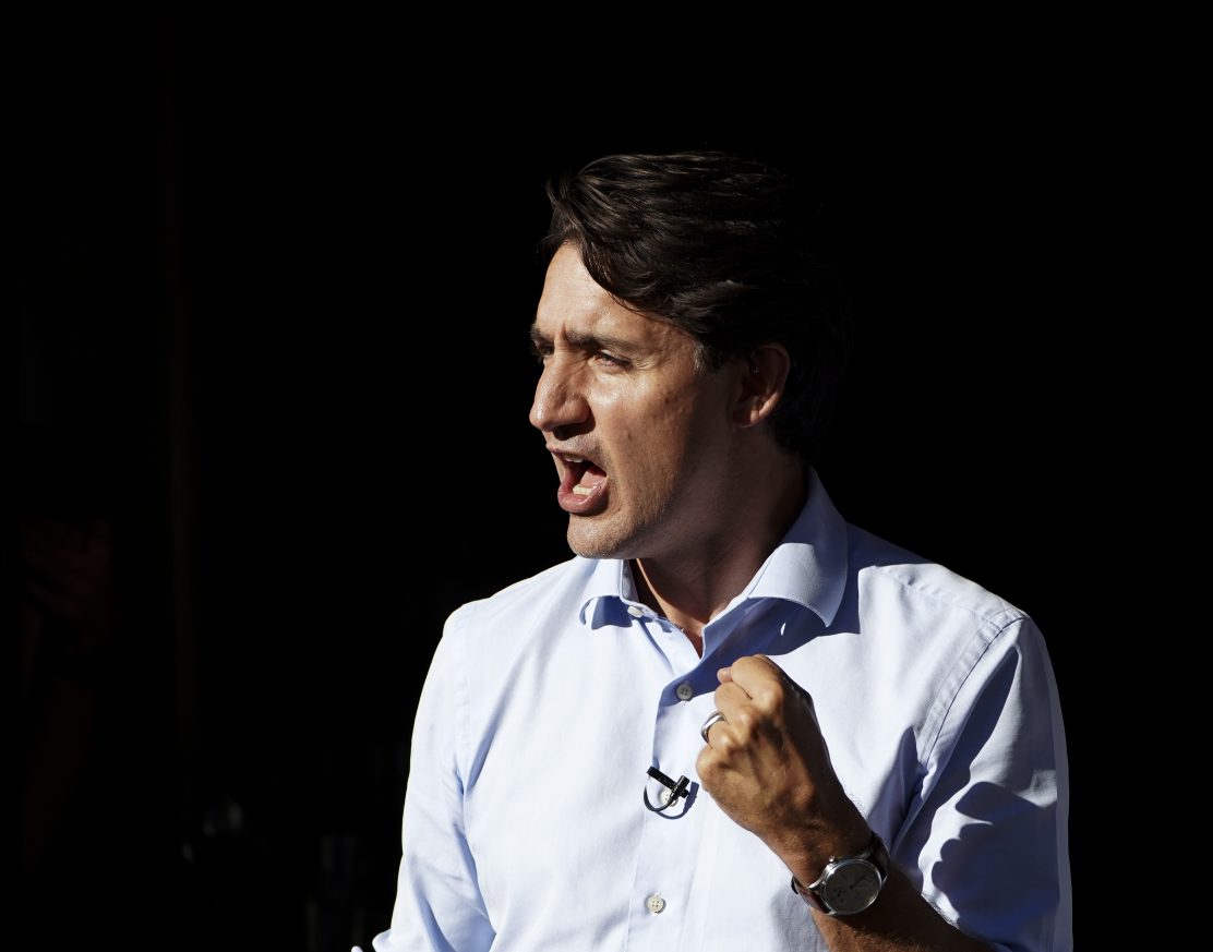 Justin Trudeau se tourne vers la crise en Alberta pour critiquer Erin O'Toole