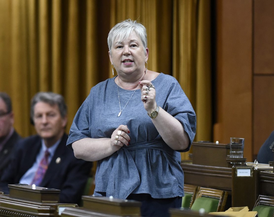 La défaite de la ministre des Pêches, un signal qu'Ottawa doit régler les conflits
